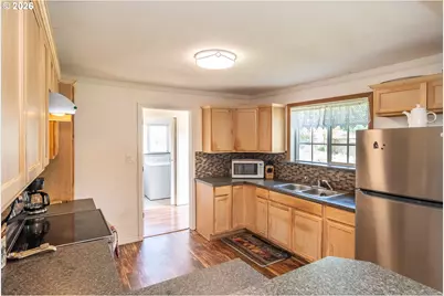 108 SE Apple St, Oakland, OR 97462 - Photo 15