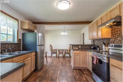 108 SE Apple St, Oakland, OR 97462 - Photo 11