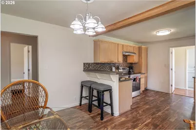 108 SE Apple St, Oakland, OR 97462 - Photo 9