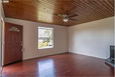 108 SE Apple St, Oakland, OR 97462 - Photo 7
