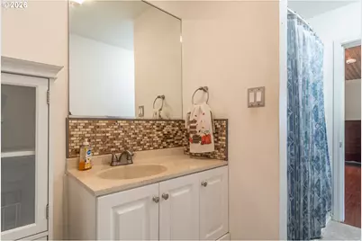 108 SE Apple St, Oakland, OR 97462 - Photo 23
