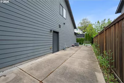 2845 Harlow Rd, Eugene, OR 97401 - Photo 39