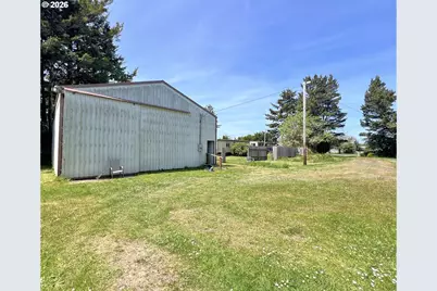 90884 Hollywood Ln, Coos Bay, OR 97420 - Photo 3