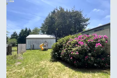 90884 Hollywood Ln, Coos Bay, OR 97420 - Photo 17