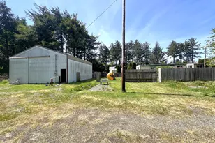 90884 Hollywood Ln, Coos Bay, OR 97420 - Photo 25