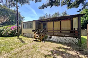 90884 Hollywood Ln, Coos Bay, OR 97420 - Photo 19