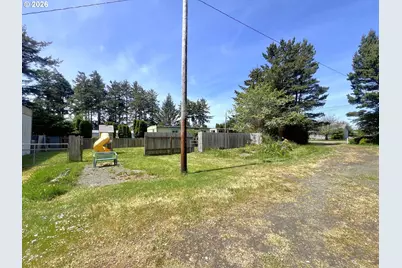90884 Hollywood Ln, Coos Bay, OR 97420 - Photo 13