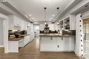 1921 NE 114th Ave, Portland, OR 97220 - Photo 9