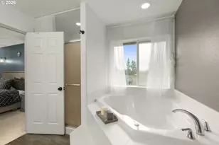 1921 NE 114th Ave, Portland, OR 97220 - Photo 21