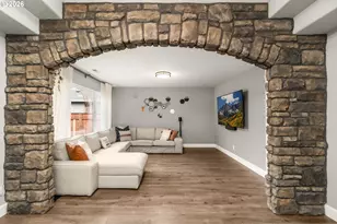 1921 NE 114th Ave, Portland, OR 97220 - Photo 5