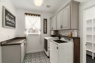 1921 NE 114th Ave, Portland, OR 97220 - Photo 13