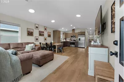 1350 13th Ave, Seaside, OR 97138 - Photo 3