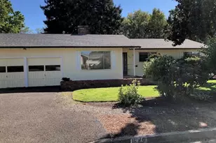 1649 NW Martin Ave, Roseburg, OR 97471 - Photo 3