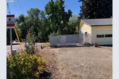 1649 NW Martin Ave, Roseburg, OR 97471 - Photo 37