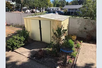 1649 NW Martin Ave, Roseburg, OR 97471 - Photo 33