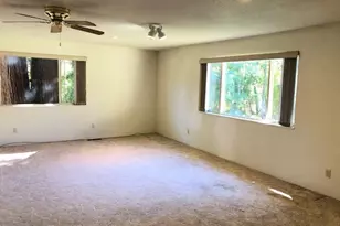 1649 NW Martin Ave, Roseburg, OR 97471 - Photo 5