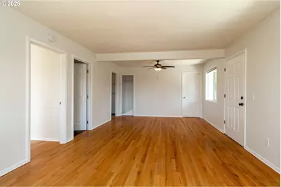 2404 E 13th St, Vancouver, WA 98661 - Photo 5