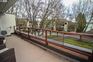 5250 S Landing Dr, Portland, OR 97239 - Photo 17