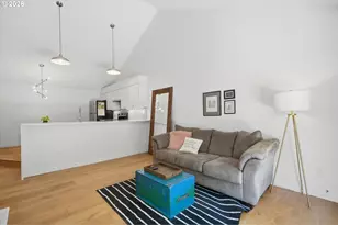 5250 S Landing Dr, Portland, OR 97239 - Photo 13