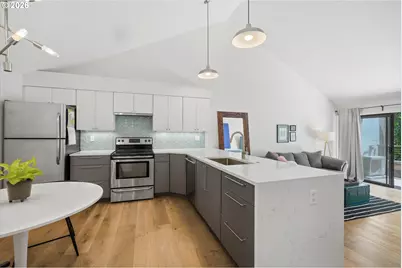 5250 S Landing Dr #304B1, Portland, OR 97239 - Photo 5