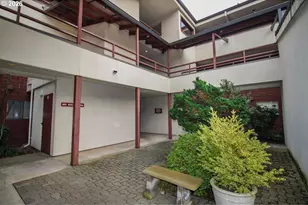 5250 S Landing Dr, Portland, OR 97239 - Photo 21