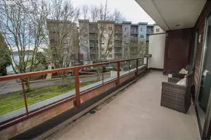 5250 S Landing Dr, Portland, OR 97239 - Photo 19