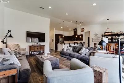 39464 Walterville Ln, Springfield, OR 97478 - Photo 9