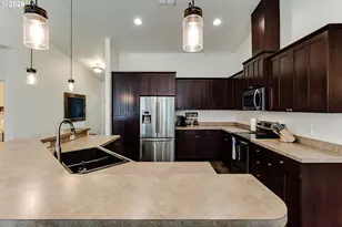 39464 Walterville Ln, Springfield, OR 97478 - Photo 5