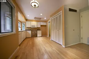 9894 SW Kimberly Dr, Tigard, OR 97224 - Photo 9