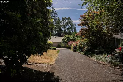 9894 SW Kimberly Dr, Tigard, OR 97224 - Photo 5