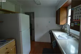 5938 NE 57th Ave, Portland, OR 97218 - Photo 5