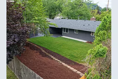 300 SE Morlan Ave, Gresham, OR 97080 - Photo 17
