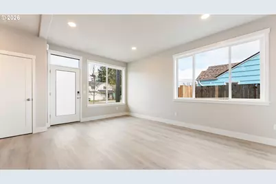 9406 N St. Louis Ave, Portland, OR 97203 - Photo 5