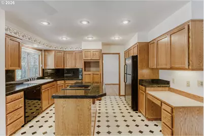 15035 SW Gearhart Dr, Beaverton, OR 97007 - Photo 11