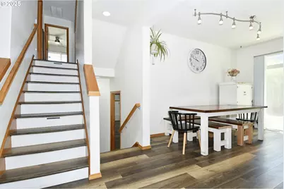 2036 NW Woodland Dr, McMinnville, OR 97128 - Photo 11