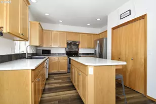 2036 NW Woodland Dr, McMinnville, OR 97128 - Photo 9