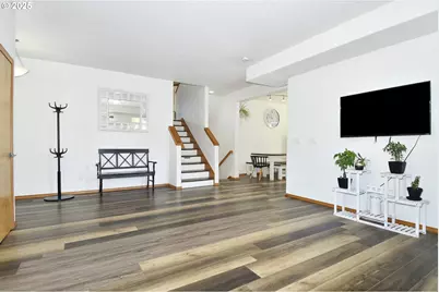 2036 NW Woodland Dr, McMinnville, OR 97128 - Photo 7