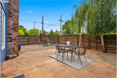 21 NE Bryant St, Portland, OR 97211 - Photo 23