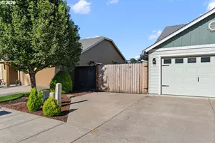 558 S 48th Pl, Springfield, OR 97478 - Photo 3