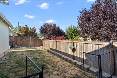 558 S 48th Pl, Springfield, OR 97478 - Photo 23