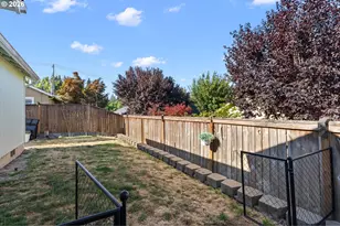 558 S 48th Pl, Springfield, OR 97478 - Photo 23