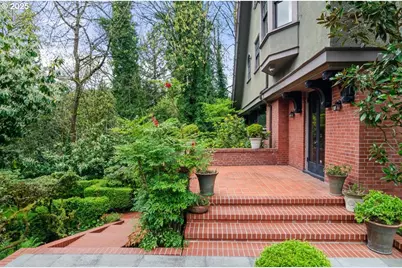 1965 SW Montgomery Pl, Portland, OR 97201 - Photo 47