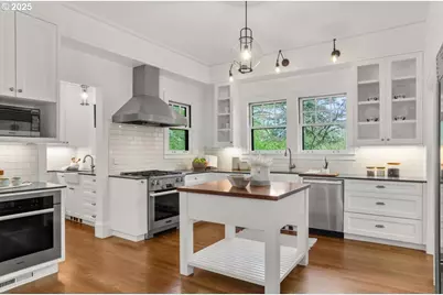 1965 SW Montgomery Pl, Portland, OR 97201 - Photo 15