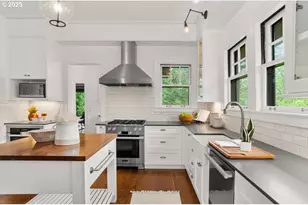 1965 SW Montgomery Pl, Portland, OR 97201 - Photo 19