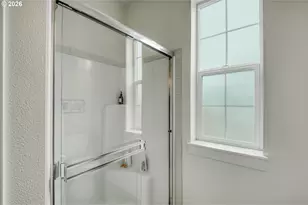 1390 N Simpson St, Portland, OR 97217 - Photo 17