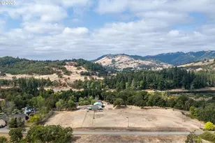 6743 N Bank Rd, Roseburg, OR 97470 - Photo 45