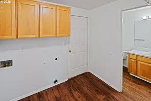 18931 SW Pike Ln, Beaverton, OR 97078 - Photo 11