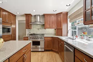 9125 SW Hill St, Tigard, OR 97223 - Photo 11