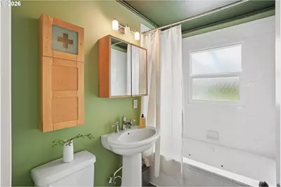 10247 N Smith St, Portland, OR 97203 - Photo 17