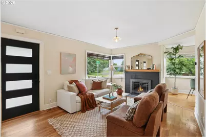 10247 N Smith St, Portland, OR 97203 - Photo 9